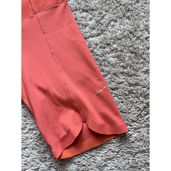 Nike One Luxe Icon Clash Women's 7" Shorts in Sienna (Orange) Size SMALL - Picture 2 of 5